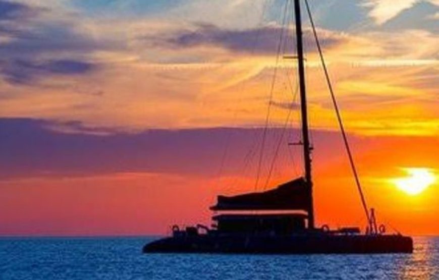 Hurghada: Catamran Red Sea Sunset Boat  with  Transfer