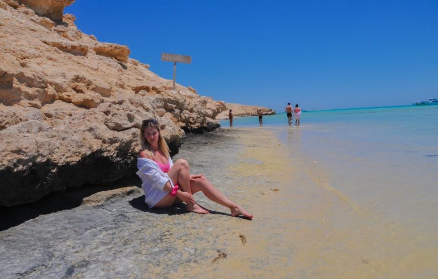 Hurghada: Private Speedboat Adventure with Snacks & Pick-up