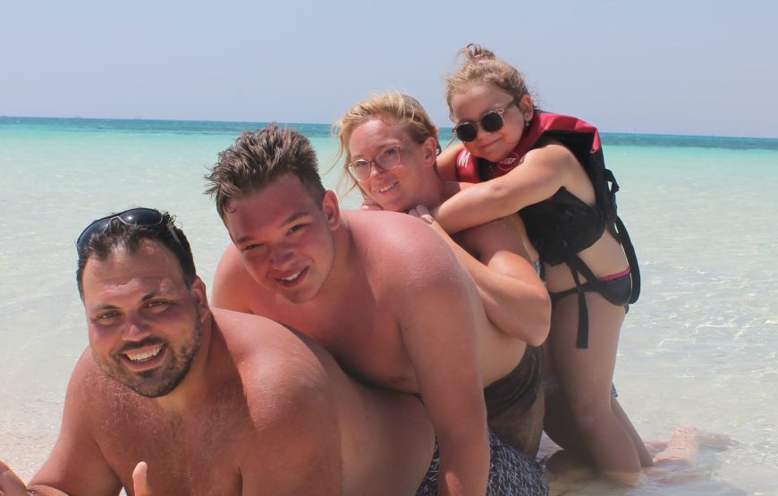 Hurghada: The 7 Wonders Speedboat Tour