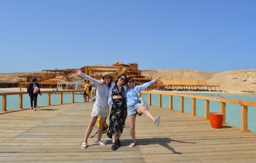 Hurghada: 6 Islands Tour With Dolphin Watching & Snorkeling