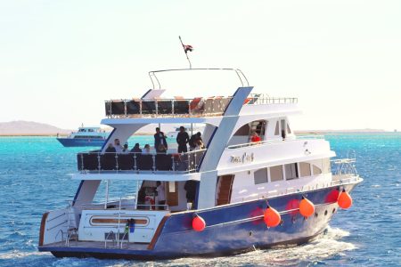 Hurghada yacht trip snorkeling