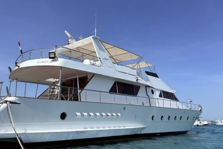 Hurghada Yacht Trip islands Dolphin Snorkeling Lunch